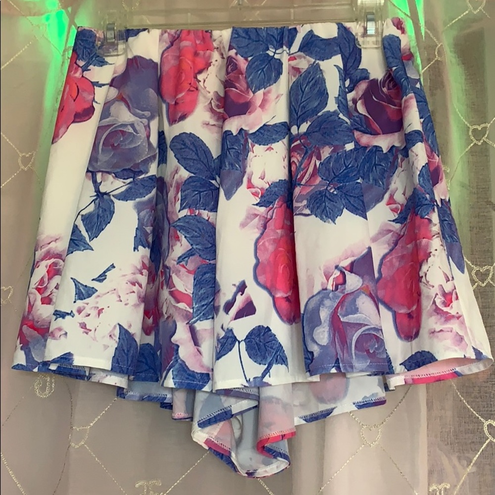 Floral skort- NWT